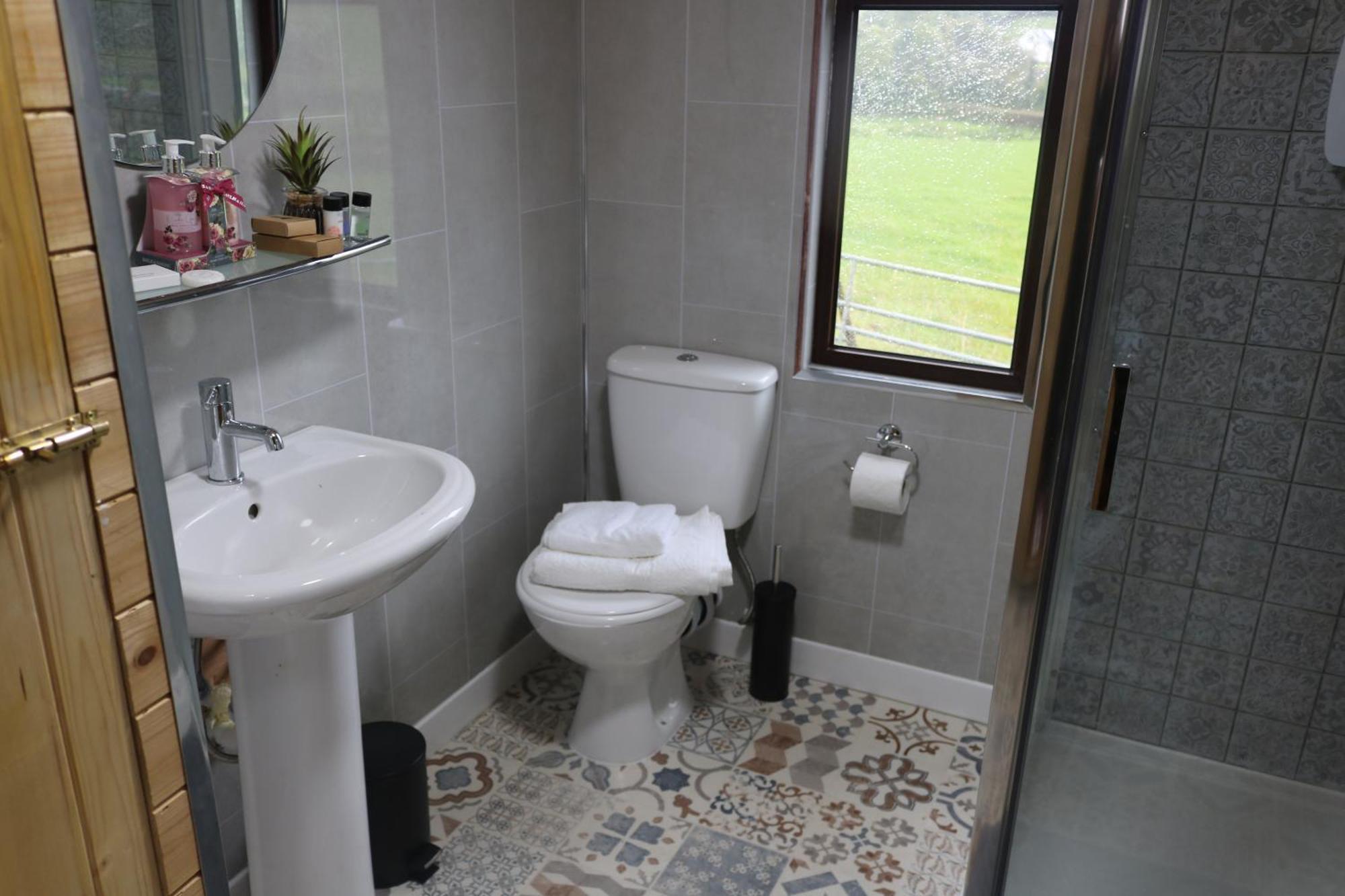 The Cabin Pipershill Newtownbutler Exterior photo